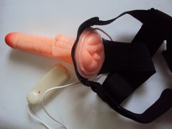 Strapon Dildo Vibrating With Attached Vagina 2